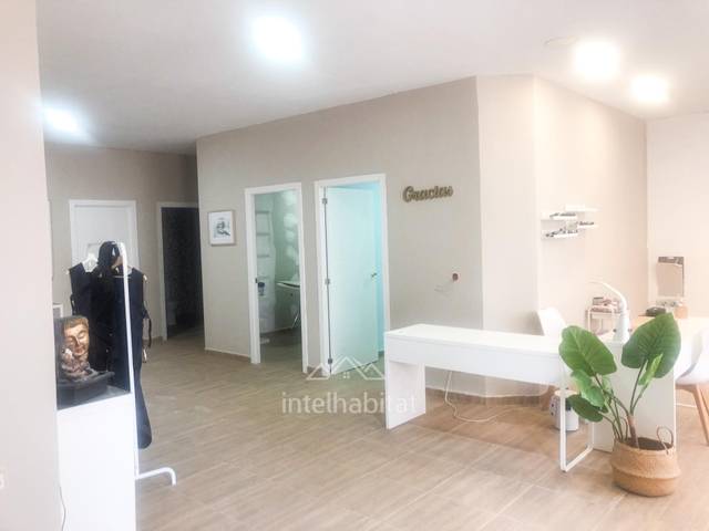 Local comercial en Alquiler en Calle Calle de Benaguasil, 6 en Pueblo