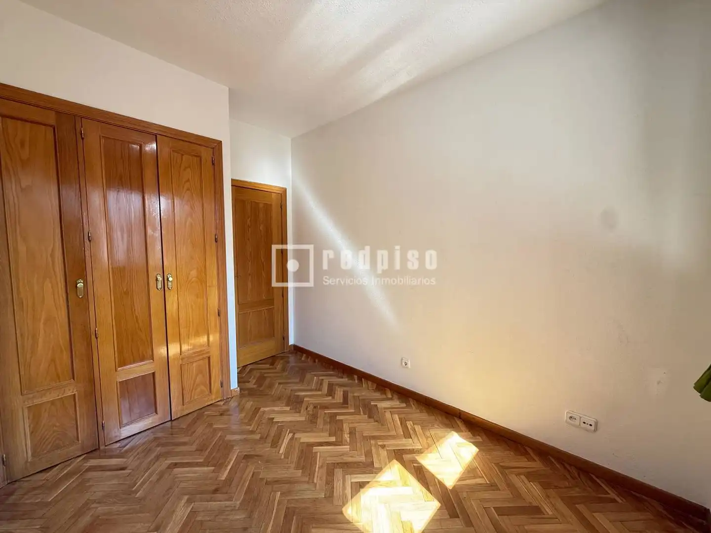Bedroom of Flat for sale in Madrid  with Air Conditioner, Heating and Parquet flooring