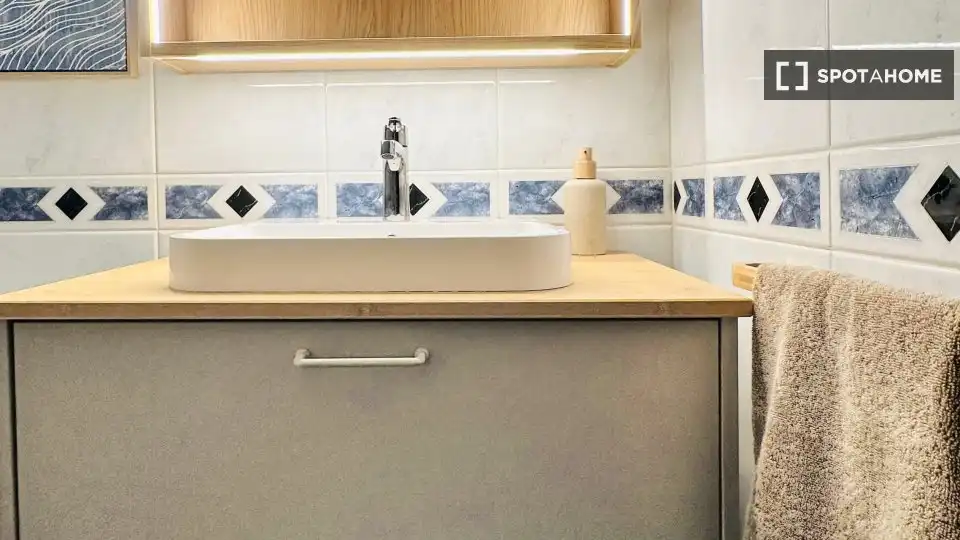 Baño de Apartamento para compartir en Bilbao  con Aire acondicionado, Terraza y Amueblado