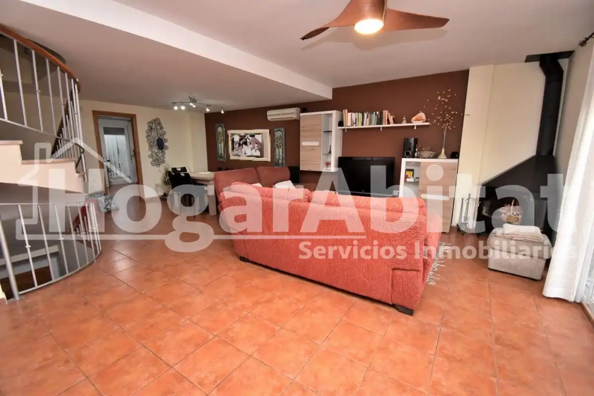Casa adosada en venda en Burriana / Borriana amb Jardí privat, Terrassa i Piscina comunitària
