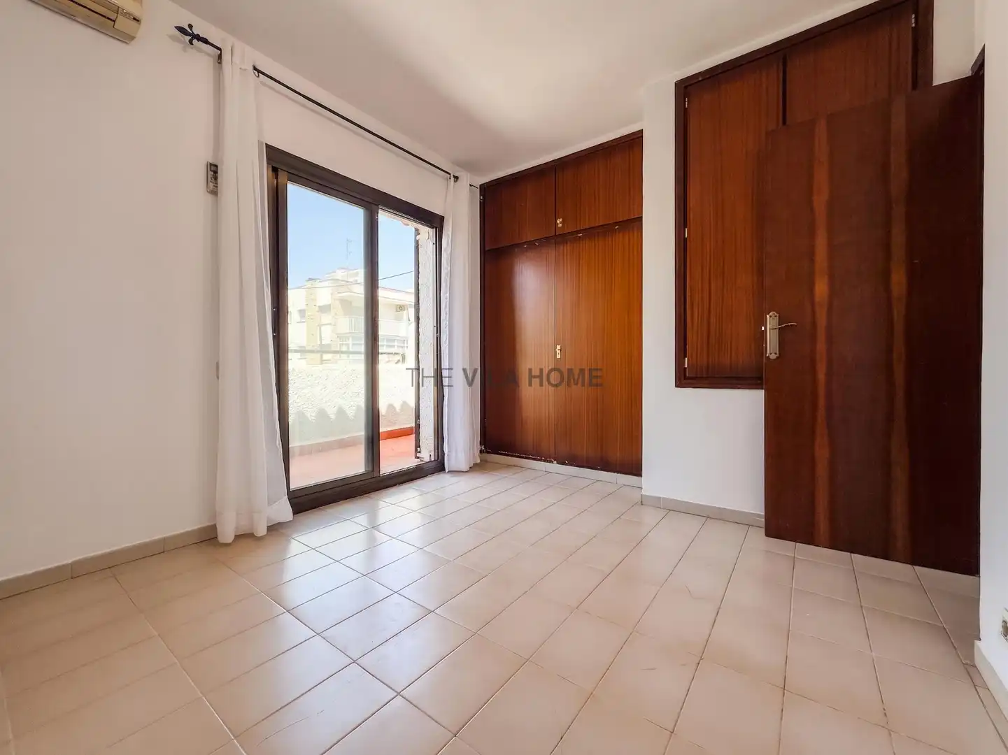 Dormitori de Casa adosada en venda en Cubelles amb Jardí privat, Terrassa i Traster