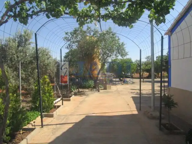 Garden of Country homes for sale in Valdepeñas  with Heating, Storage room and Furnished
