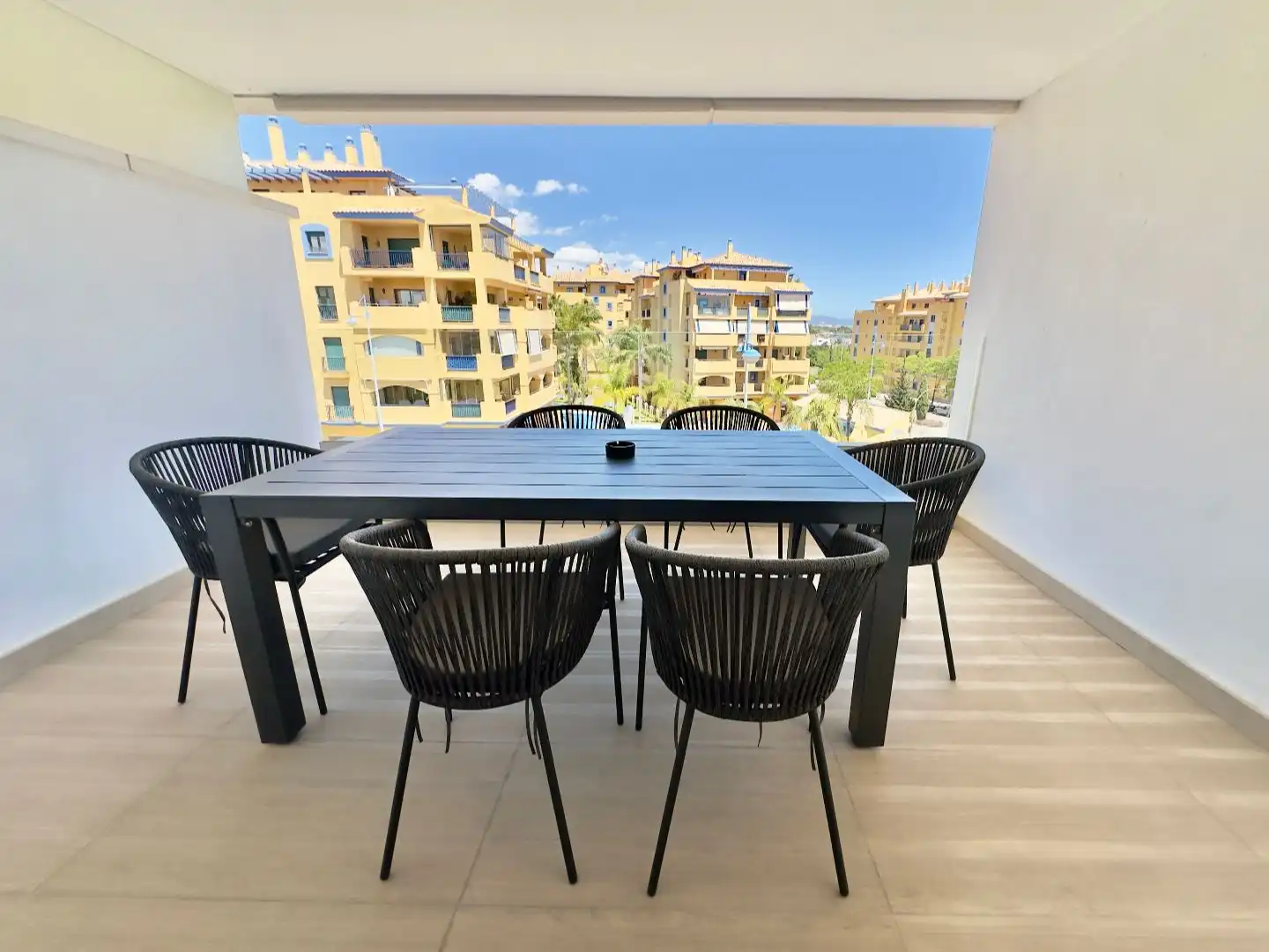 Terrassa de Pis en venda en Marbella amb Aire condicionat i Balcó