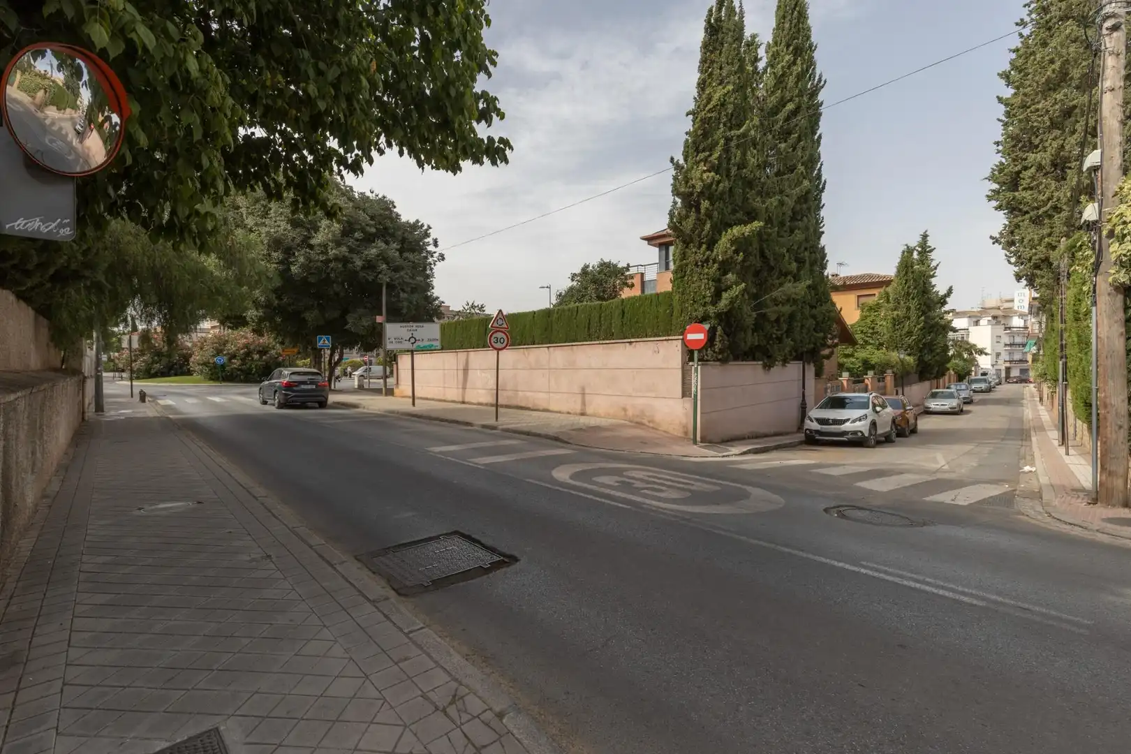 Vista exterior de Pis en venda en Granada amb Balcó
