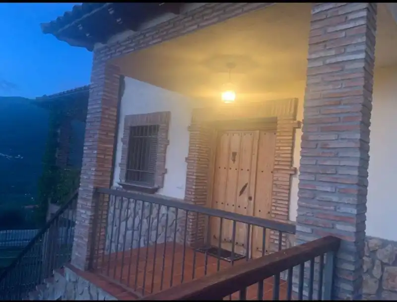 Vista exterior de Casa o xalet en venda en Valdastillas amb Aire condicionat, Calefacció i Terrassa