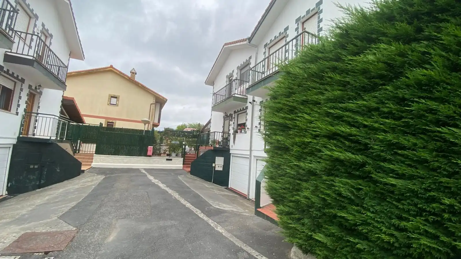 Vista exterior de Casa adosada en venda en Meruelo amb Moblat