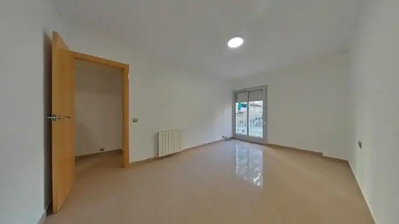 Bedroom of Flat for sale in Badalona