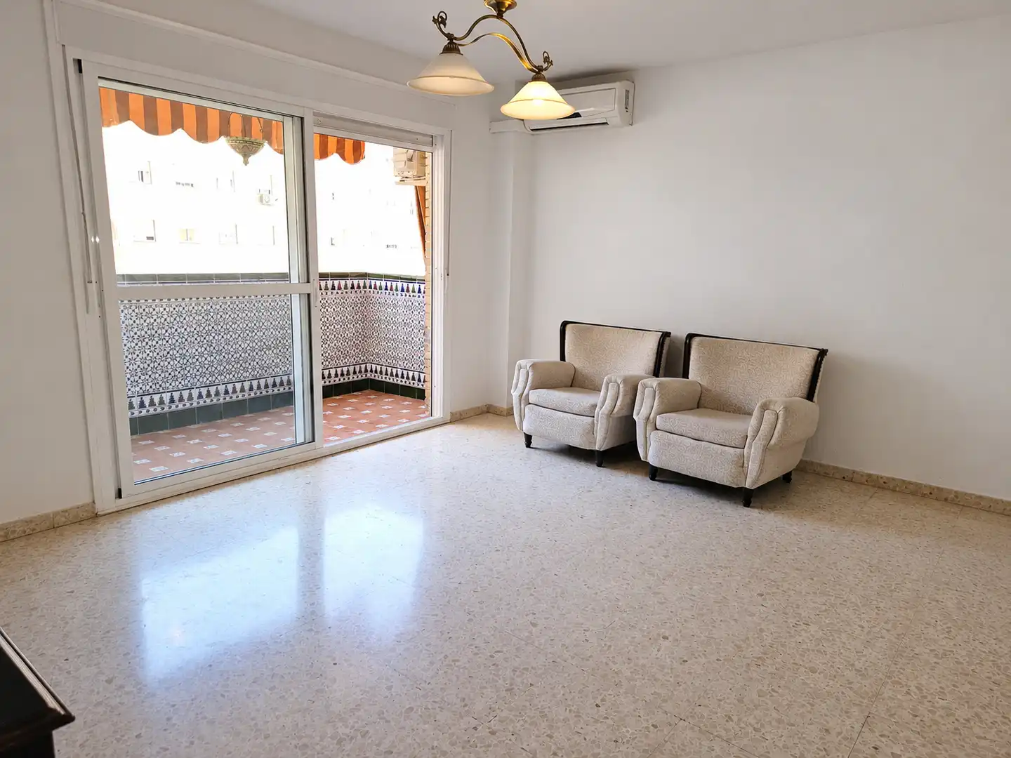 Living room of Flat for sale in Macarena