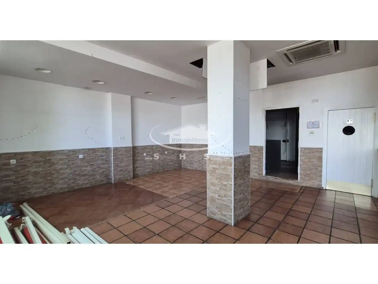Local de lloguer en Sanlúcar de Barrameda amb Aire condicionat