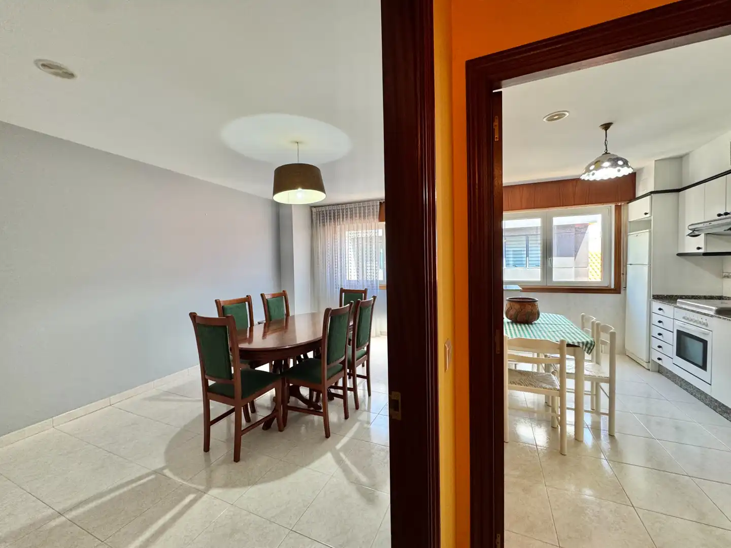 Comedor de Piso en venta en Arteixo con Parquet, Amueblado y Horno