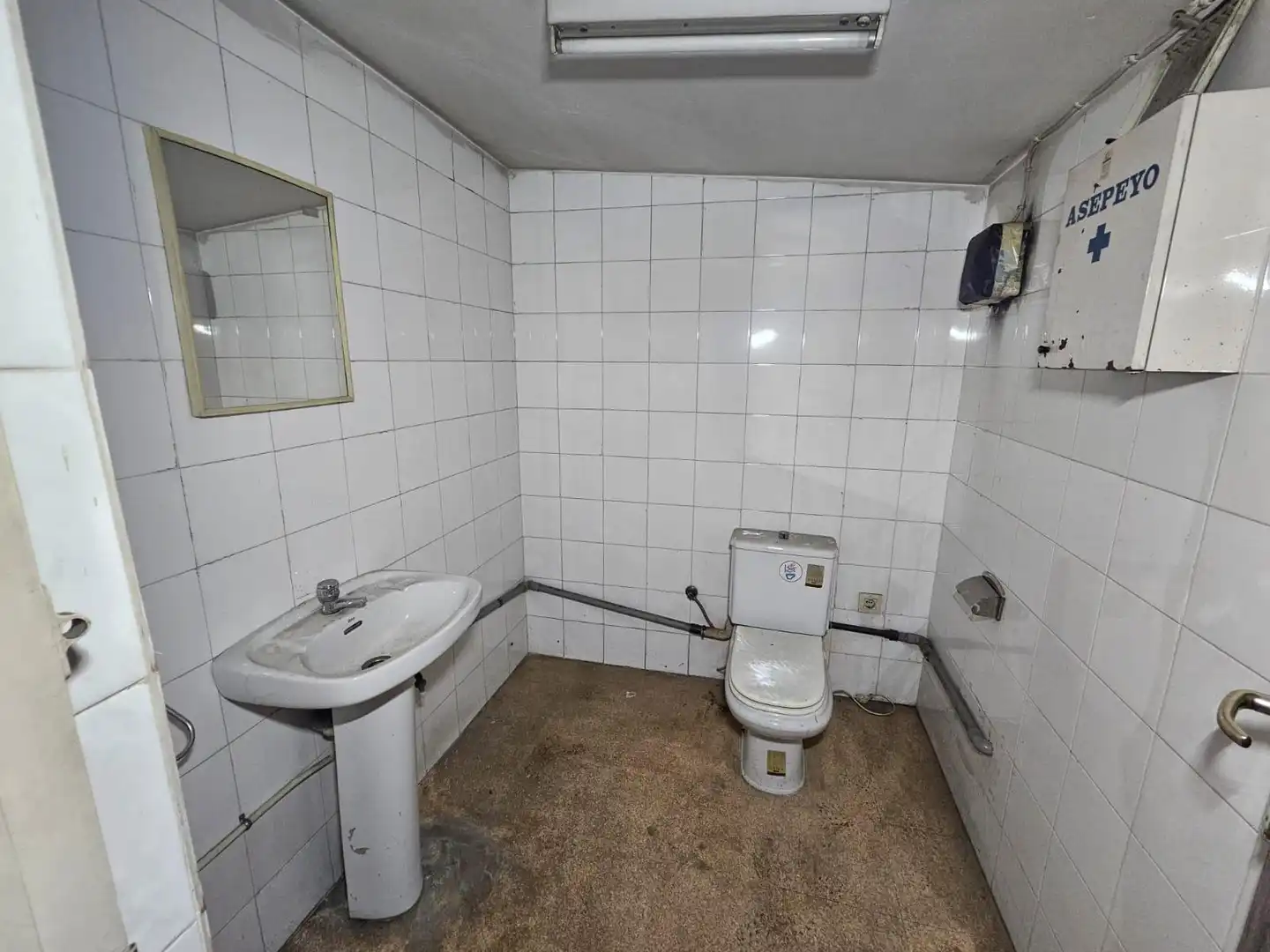 Business premises for sale in Carrer MARTI GRIVE, imagen 37