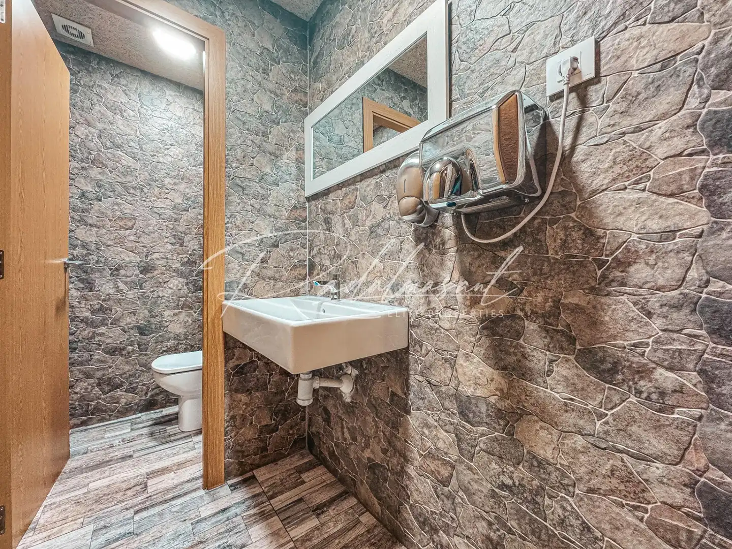 Local comercial en venta en Llevant, imagen 15