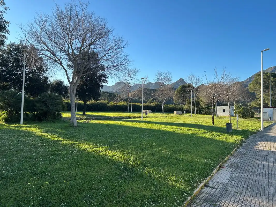 Vista exterior de Casa o xalet en venda en Gandia amb Aire condicionat, Jardí privat i Terrassa