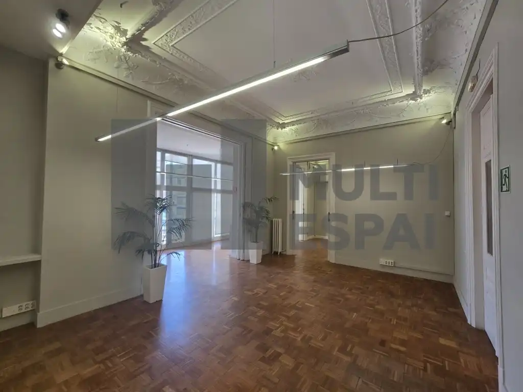 Office space with lift to rent in Passeig de Gràcia, imagen 2