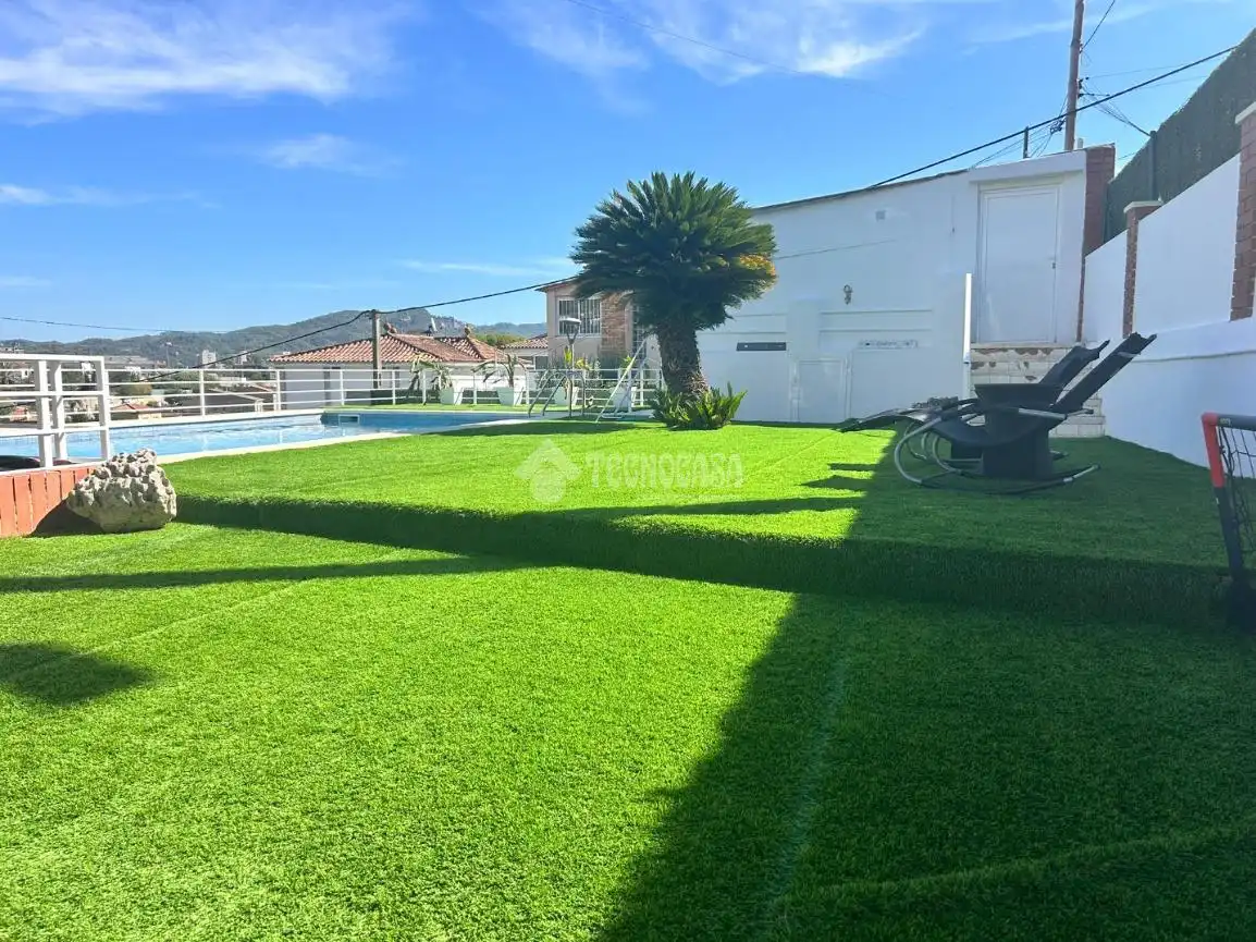 Casa amb terrassa en venda a Sant Vicenç Dels Horts