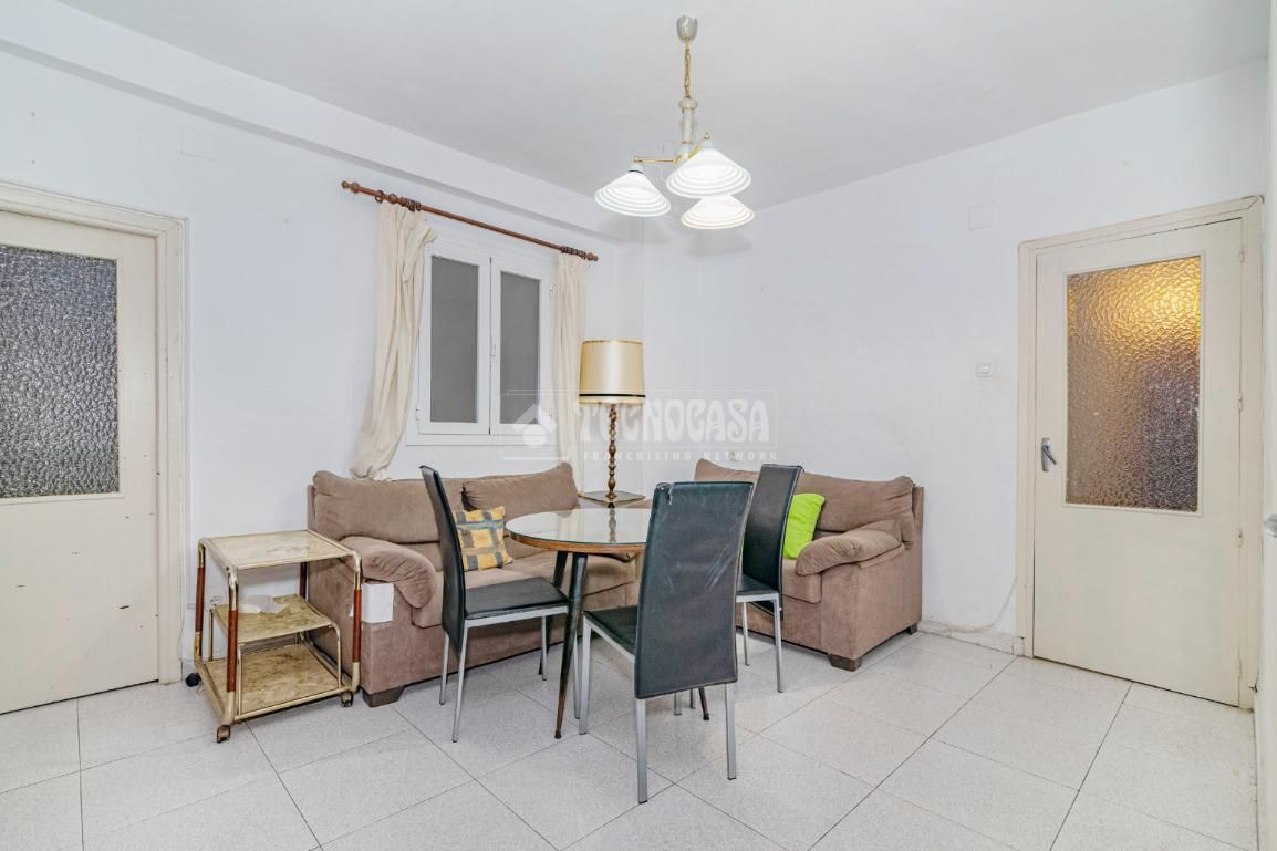 Living room of Flat for sale in  Granada Capital  with Balcony