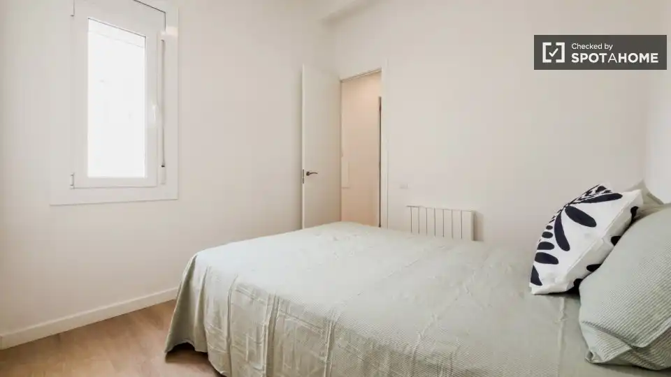 Dormitori de Apartament per a compartir en Barcelona amb Aire condicionat, Calefacció i Terrassa