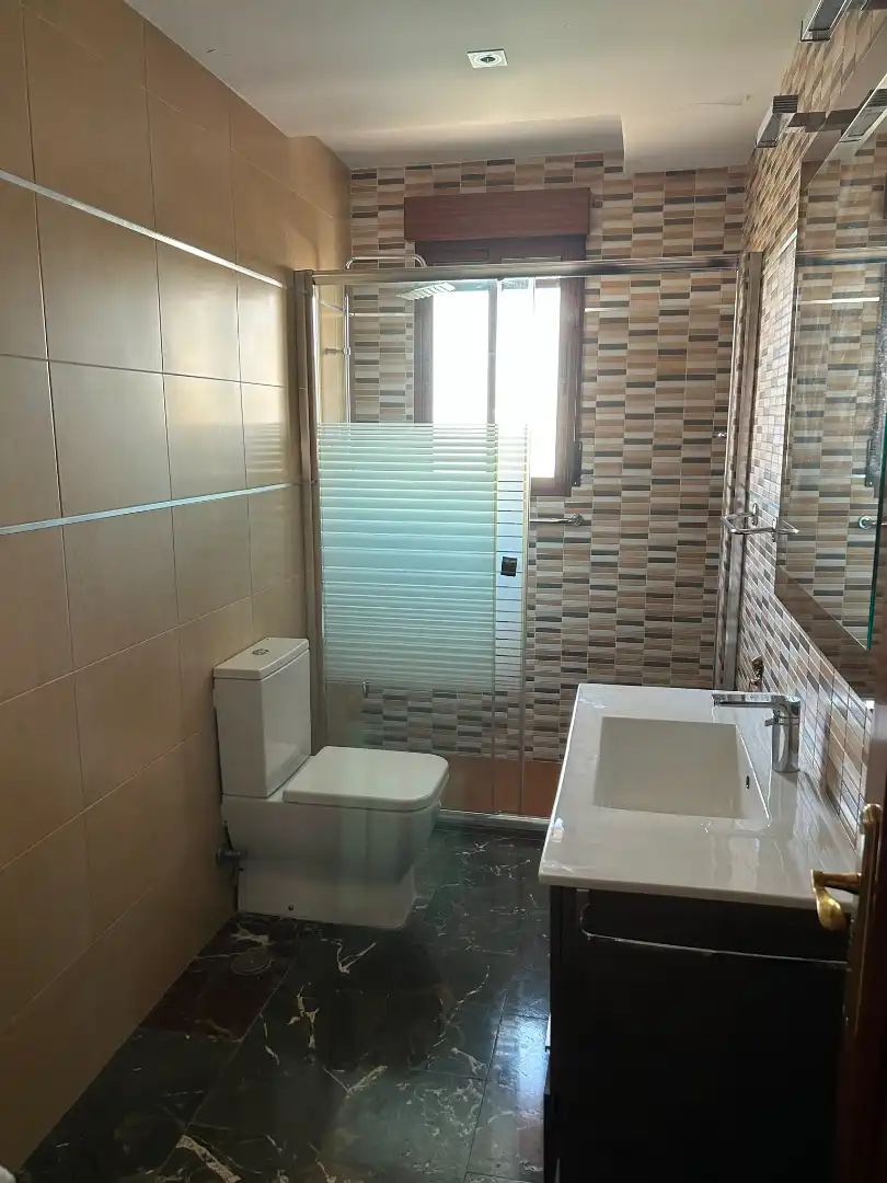 Baño de Piso en venta en Jaén con Aire acondicionado, Calefacción y Trastero