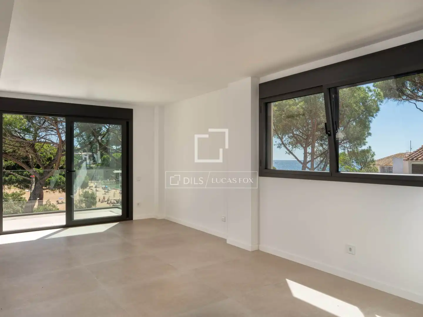 Sala d'estar de Pis en venda en Palamós amb Aire condicionat, Calefacció i Parquet