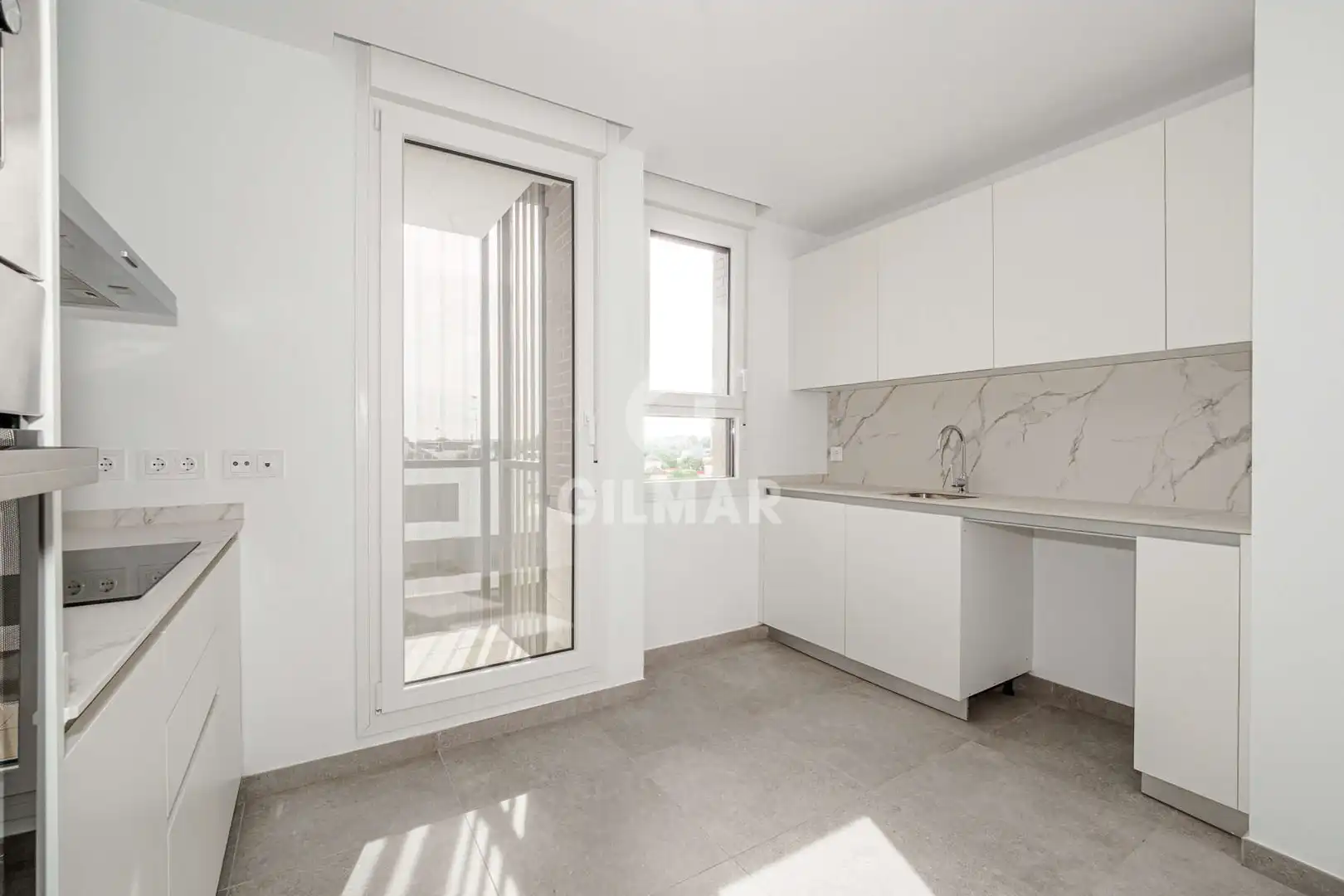 Cocina de Ático en venta en Sevilla con Calefacción, Jardín privado y Piscina
