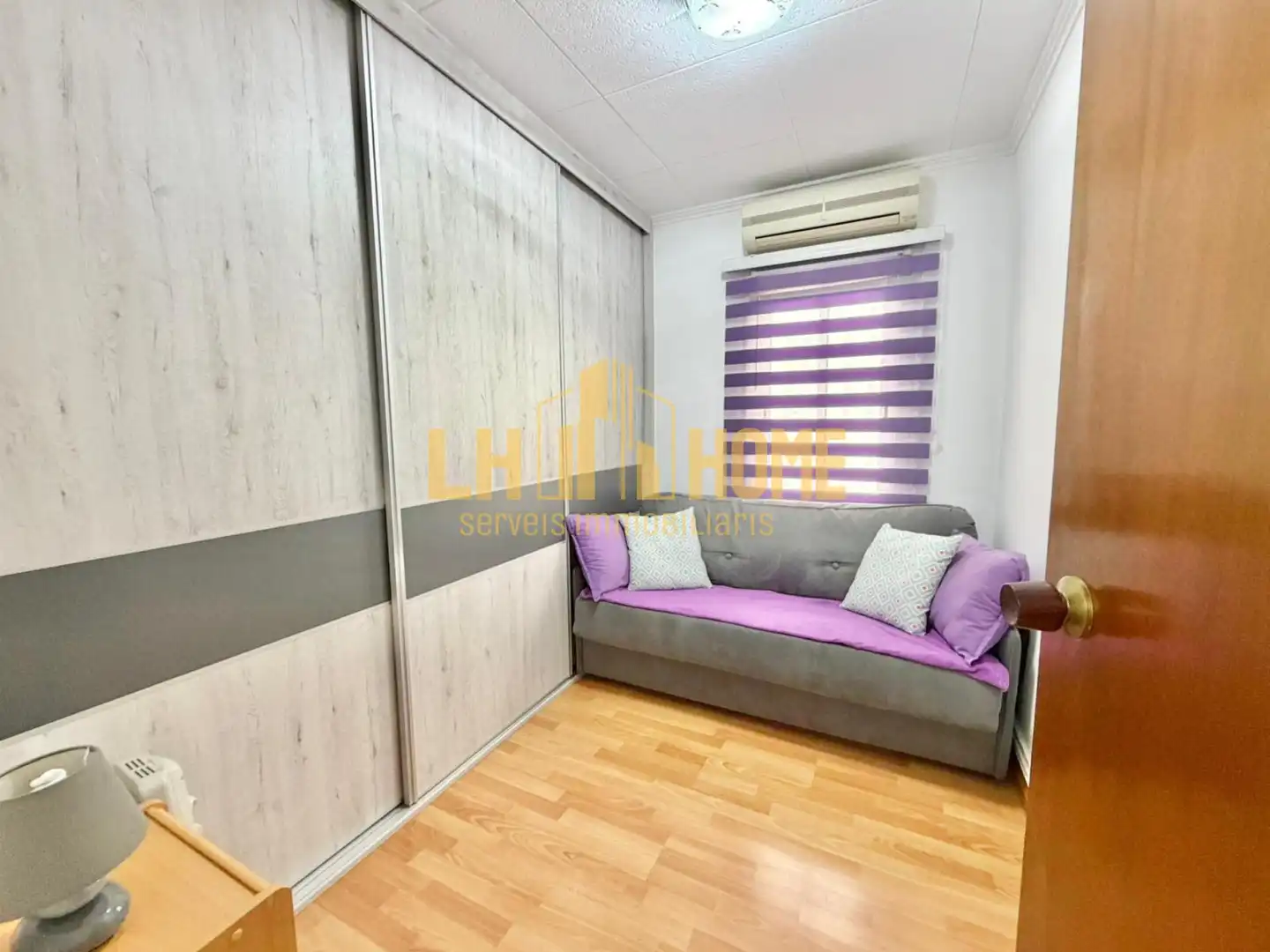 Schlafzimmer von Dachboden zum Verkauf in L'Hospitalet de Llobregat mit Klimaanlage, Heizung und Parkett