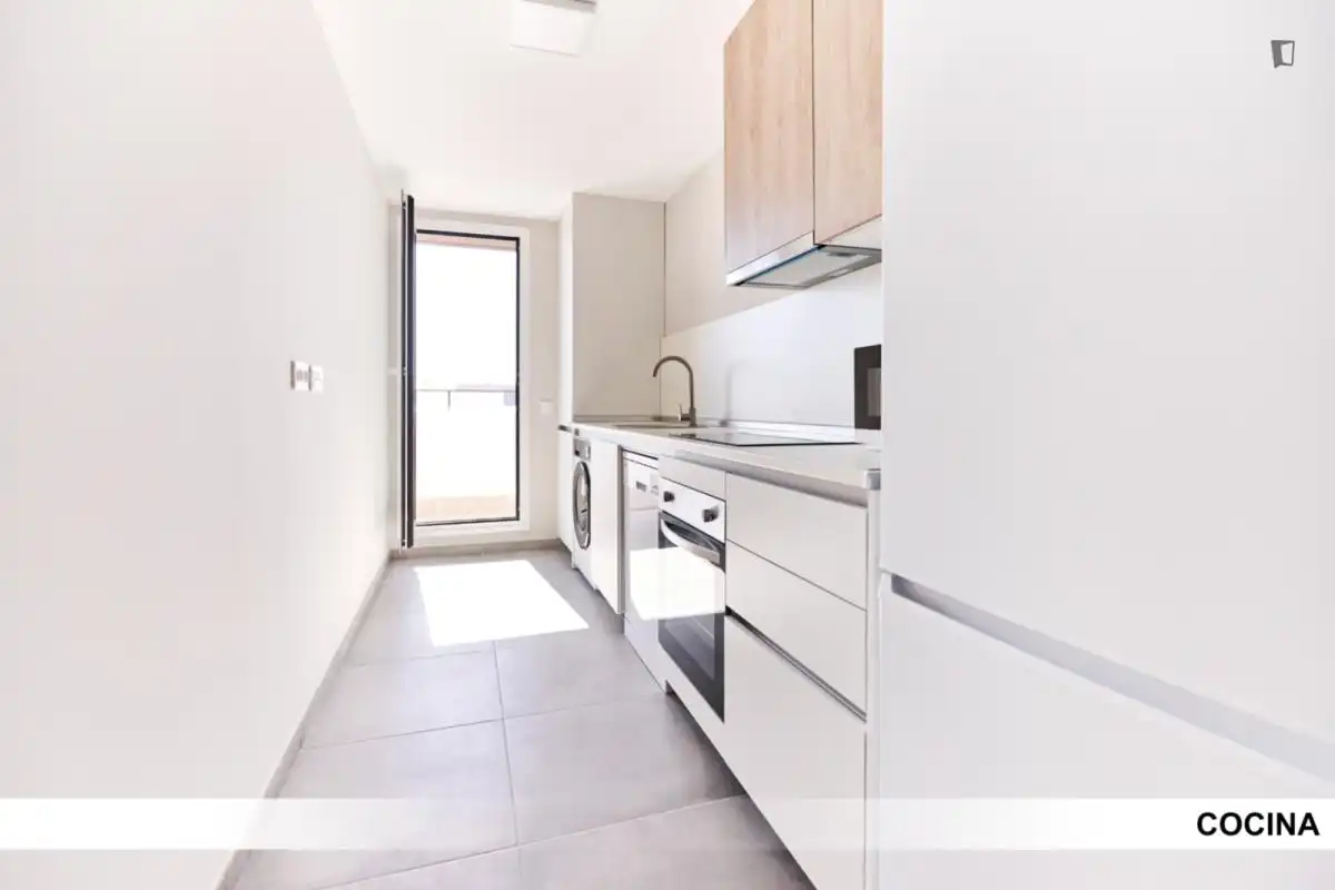 Cuina de Apartament per a compartir en Dos Hermanas amb Aire condicionat, Calefacció i Moblat
