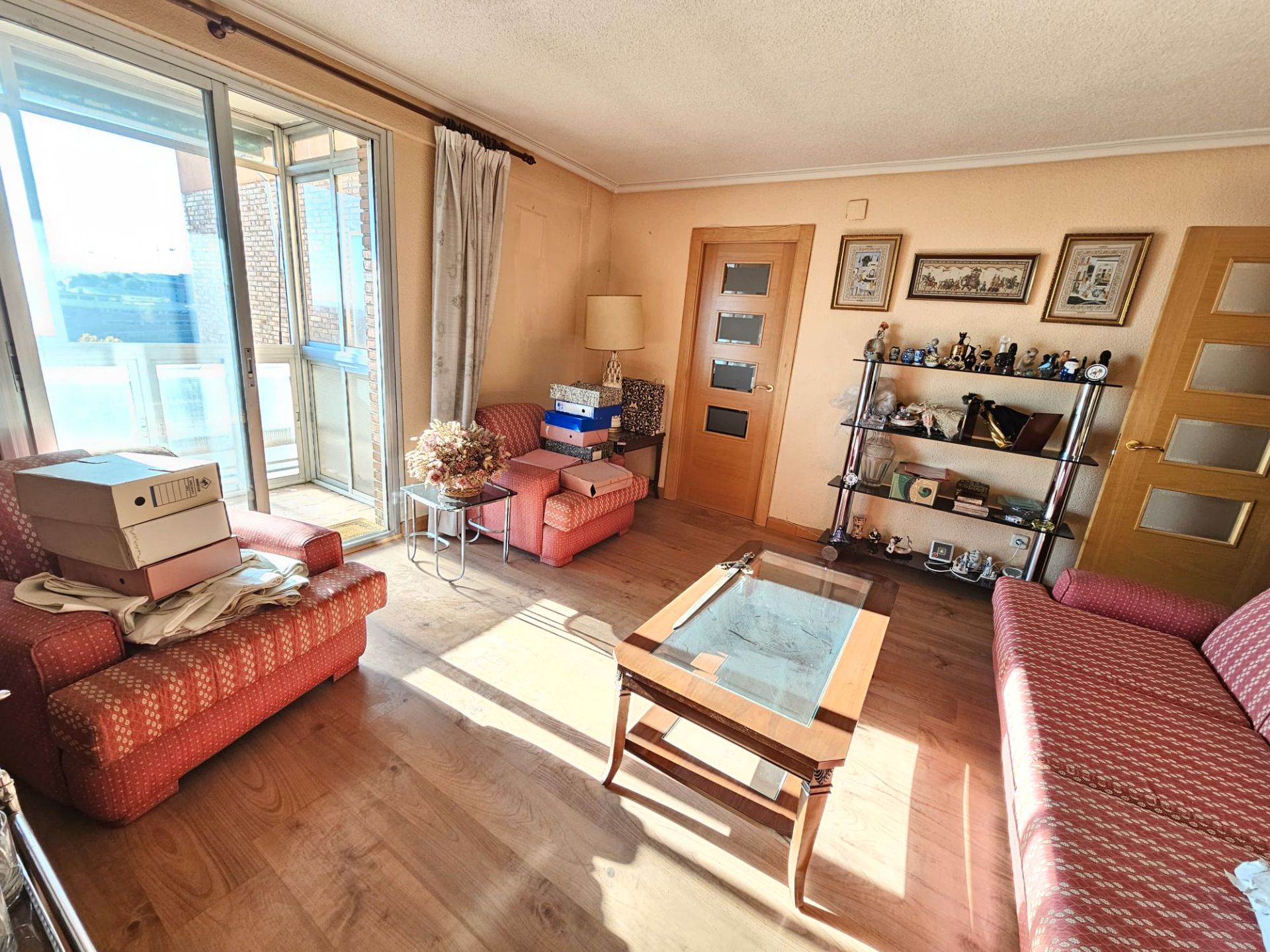 Living room of Flat for sale in  Madrid Capital  with Air Conditioner, Heating and Parquet flooring