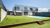 Exterior view of House or chalet for sale in Donostia - San Sebastián   with Air Conditioner, Terrace and Swimming Pool