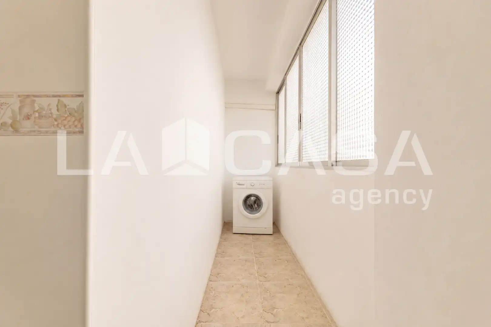 Piso en venta en Valencia con Amueblado y Balcón