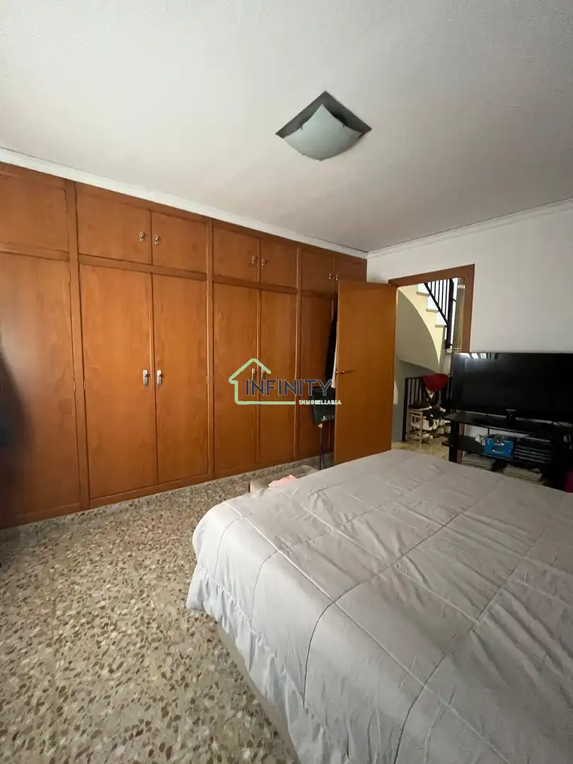 Vista exterior de Casa o xalet de lloguer en Oliva amb Calefacció i Moblat