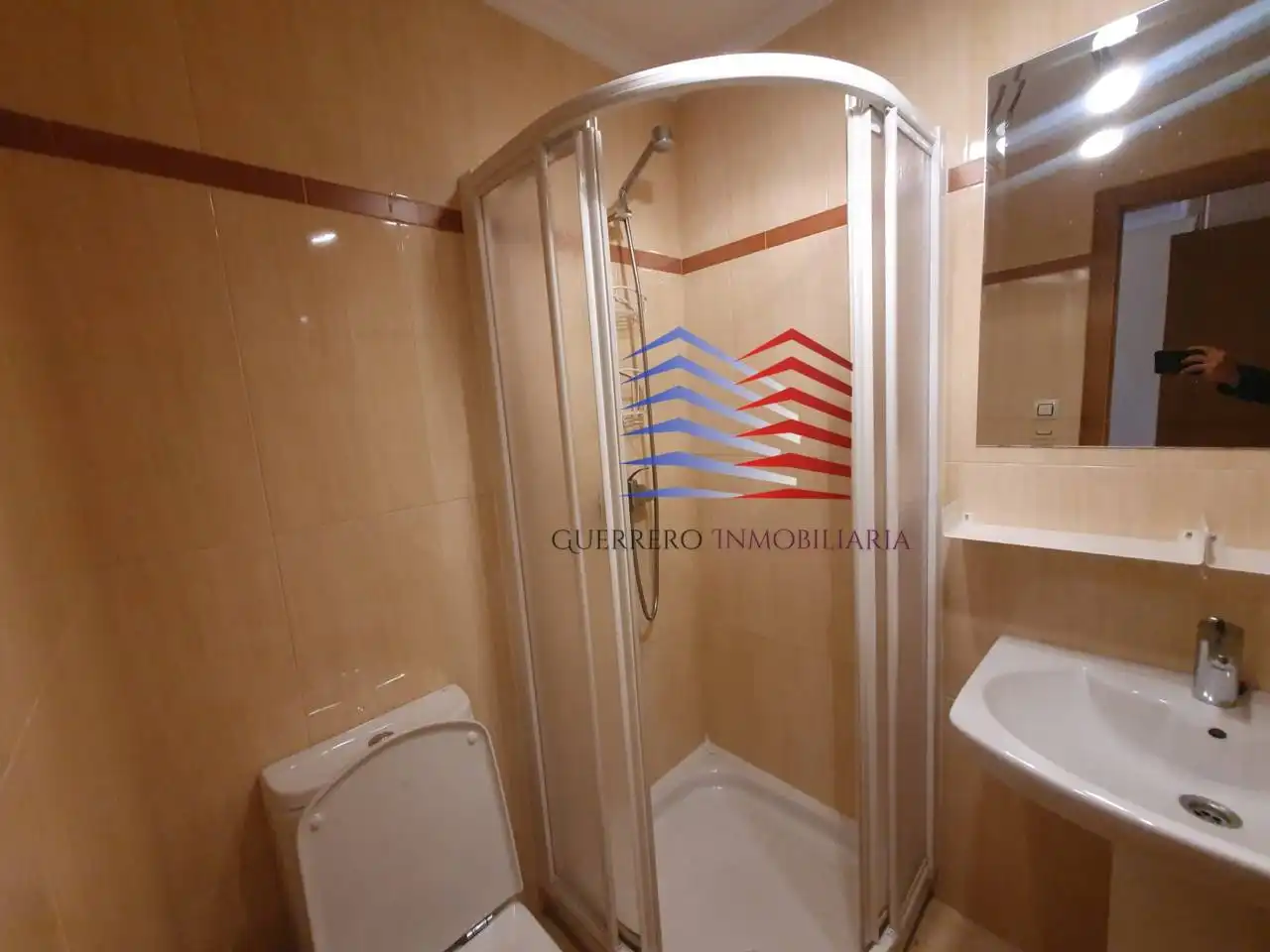 Badezimmer von Wohnung zur Miete in Ourense Capital  mit Heizung, Parkett und Terrasse