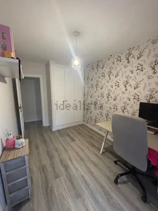 Bedroom of Flat for rent in La Pobla de Vallbona  with Air Conditioner, Furnished and Oven