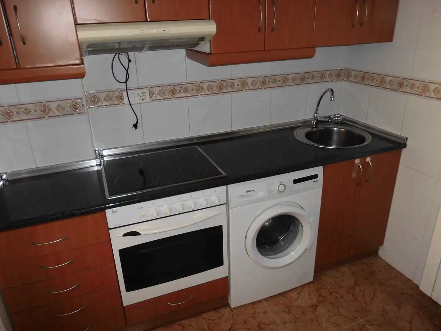 Kitchen of Flat for sale in Zaragoza  with Air Conditioner, Terrace and Oven