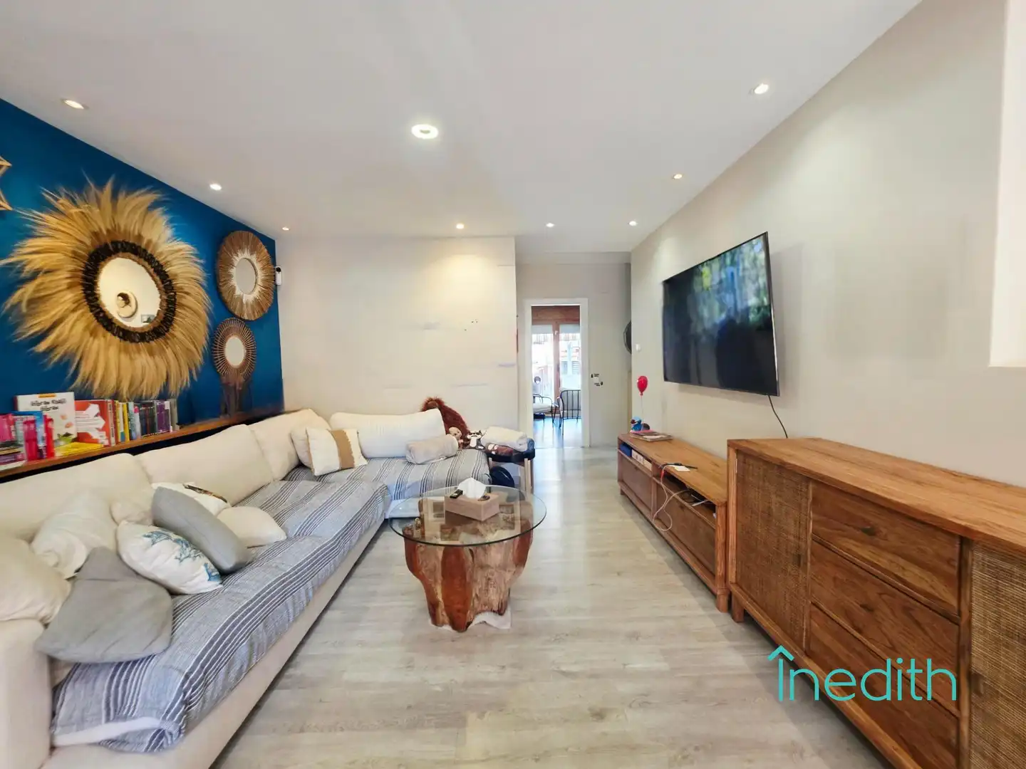 Sala de estar de Casa adosada en venta en Castelldefels con Aire acondicionado, Calefacción y Jardín privado