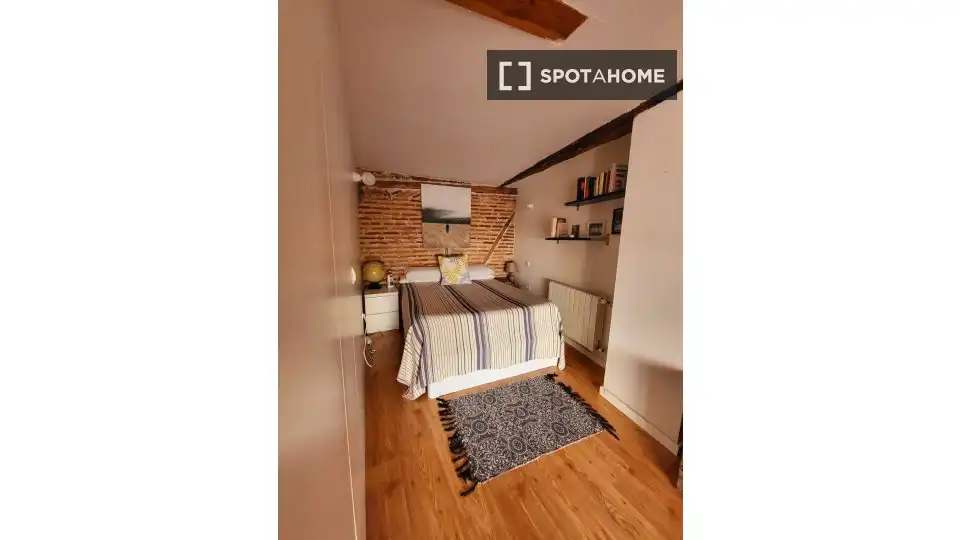 Habitación de Piso de alquiler en Segovia con Aire acondicionado, Calefacción y Amueblado