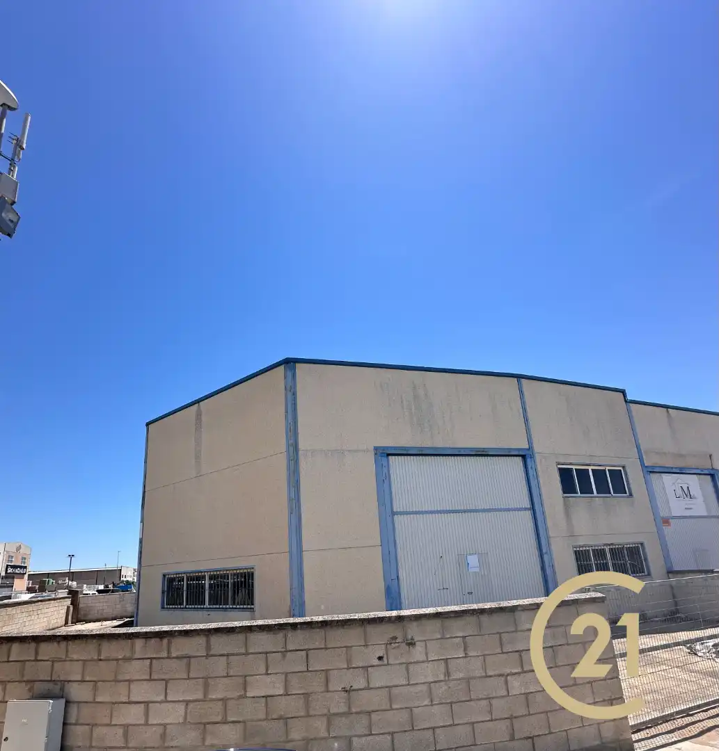 Vista exterior de Nave industrial en venta en Benalup-Casas Viejas