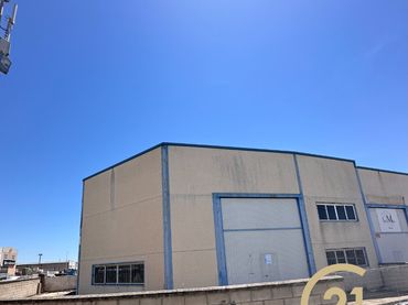 Industrial building for sale in Calle Albañiles de Benalup 23