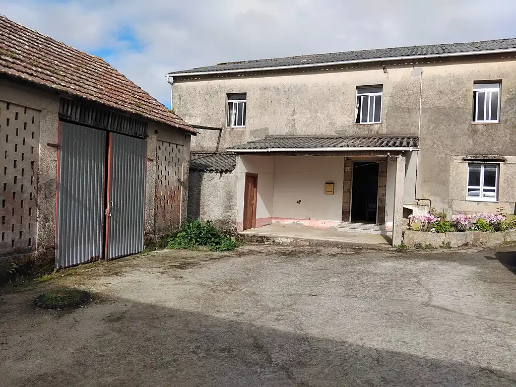Vista exterior de Casa adosada en venta en Paderne con Calefacción, Jardín privado y Horno