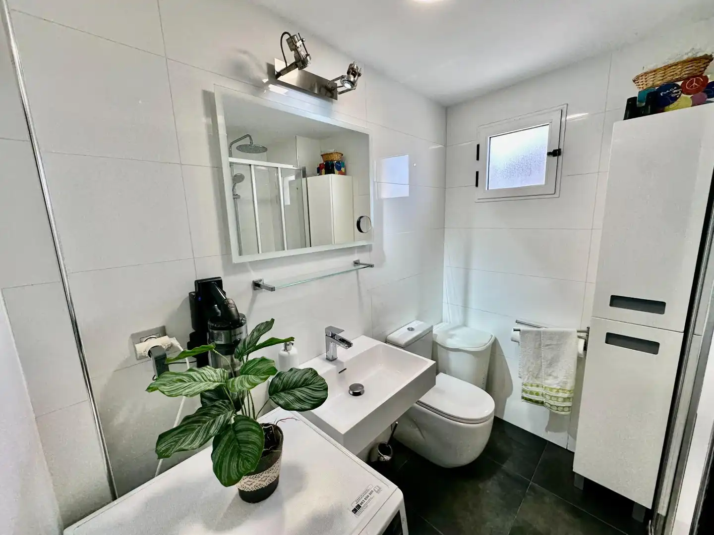 Bathroom of Flat for sale in Elche / Elx  with Air Conditioner, Heating and Private garden