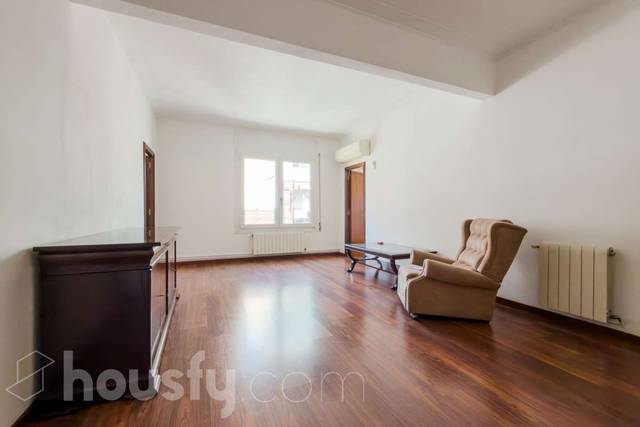 Piso en Venta en Carrer de Rosalia de Castro, . en El Baix Guinardó