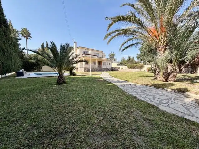 Vista exterior de Casa o xalet en venda en Sant Joan d'Alacant amb Calefacció, Jardí privat i Traster