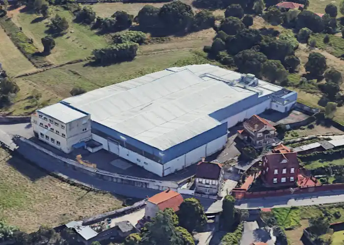 Vista exterior de Nave industrial de alquiler en Vigo  con Calefacción y Alarma