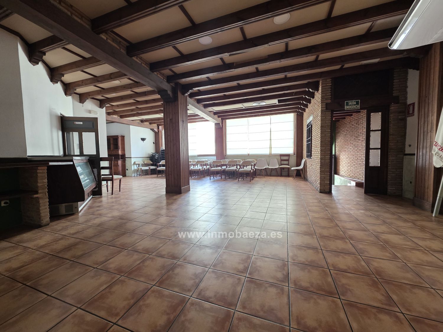 Local en venda en Baeza amb Aire condicionat