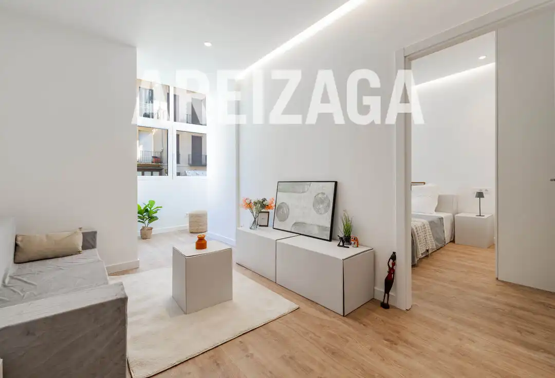 Habitación de Piso en venta en Donostia - San Sebastián  con Calefacción, Terraza y Balcón