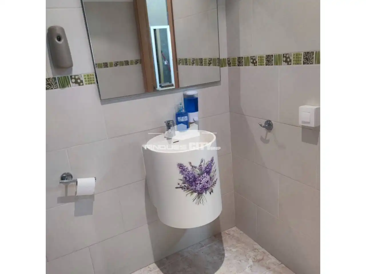 Baño de Local de alquiler en Calella con Aire acondicionado