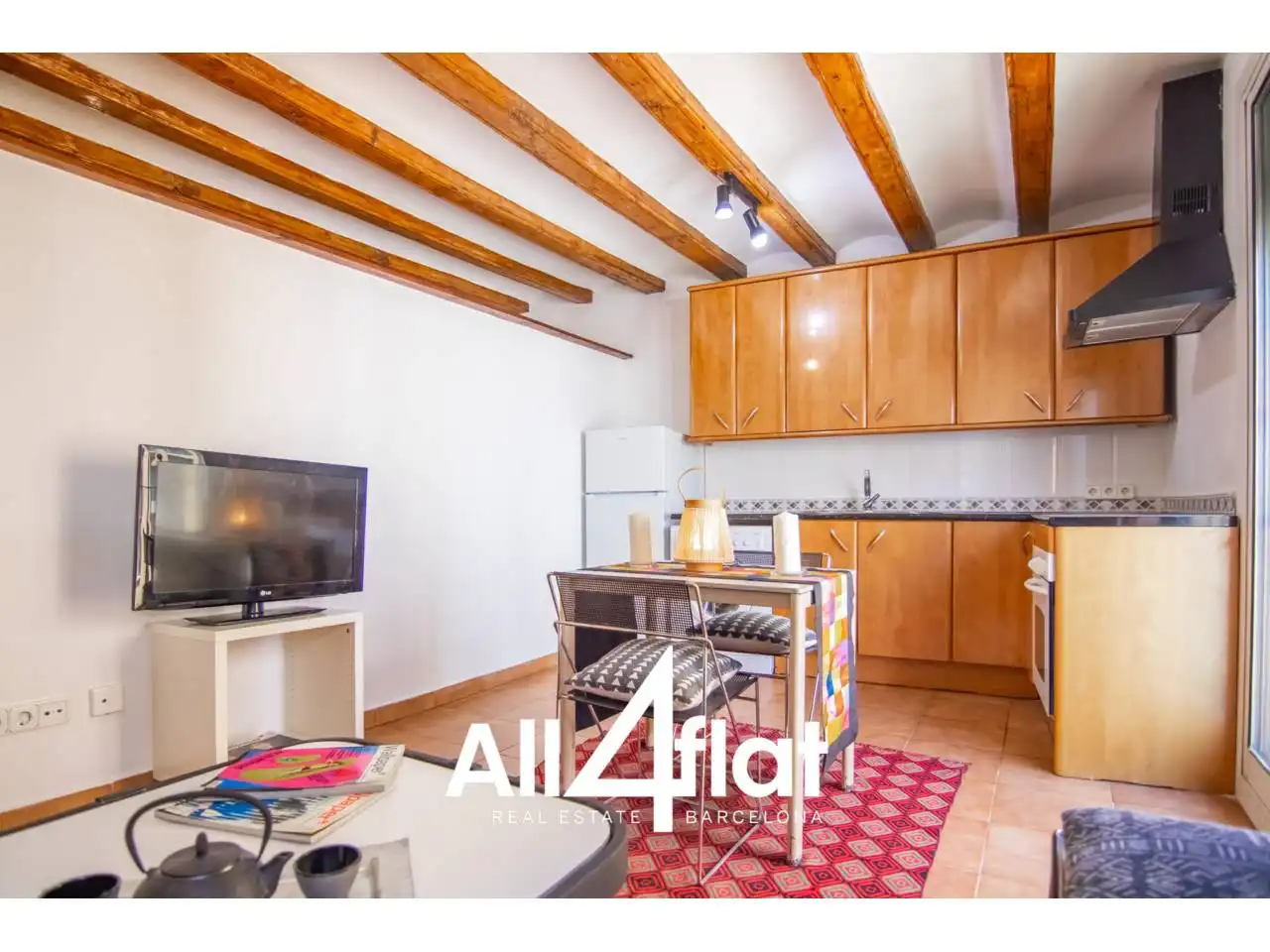 Cuina de Pis de lloguer en Barcelona amb Parquet, Moblat i Balcó