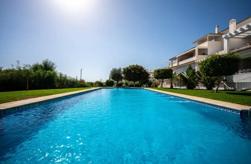 Wohnung mit Pool zum Verkauf in Río Real - Los Monteros, imagen 6