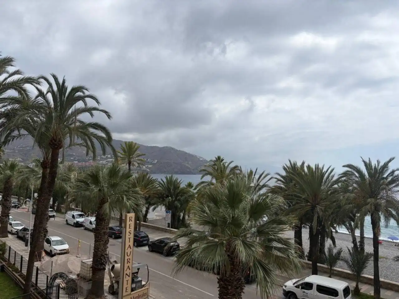 Vista exterior de Apartamento en venta en Almuñécar con Terraza, Amueblado y Piscina comunitaria