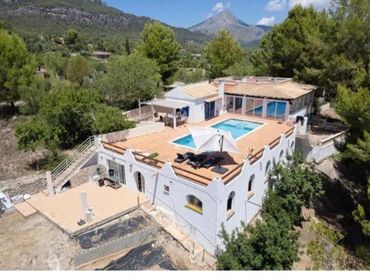 Casa amb piscina en venda a Calvià pueblo