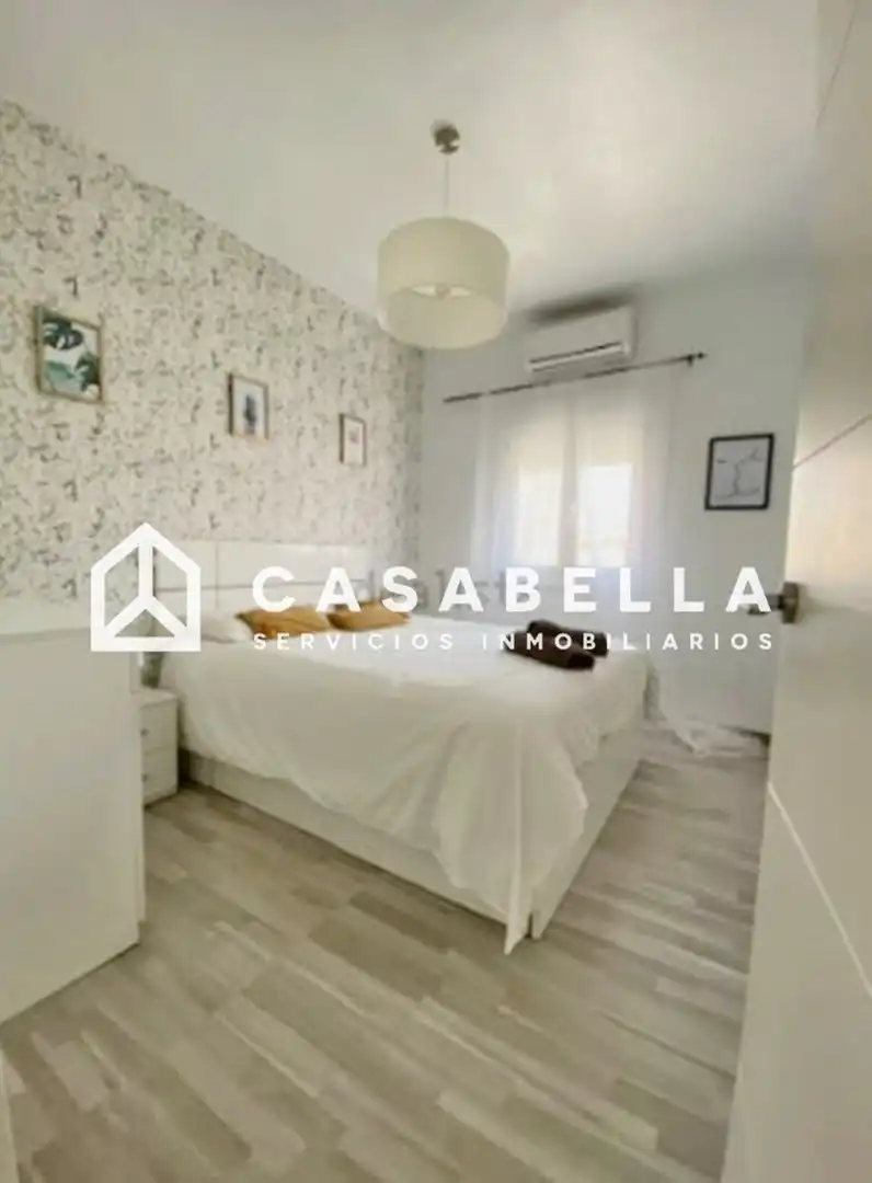 Bedroom of Flat for sale in Valencia  with Air Conditioner, Heating and Terrace